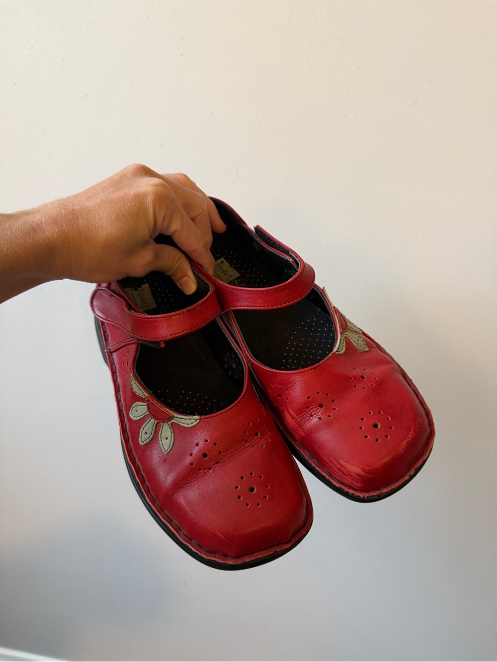 Josef Seibel Mary Jane Comfort Shoes with Floral Accent Red Black Size 38 7.5 8